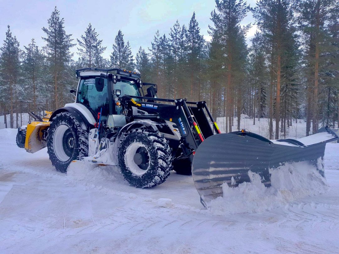 Ansiomäen konepalvelu tarjoaa tiestön hoitoa ja parannuksia, kuvituskuva